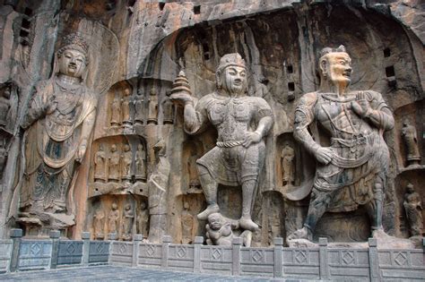  Longmen Grottoes: Kivimuodostelmien ihme ja buddhalainen taide!